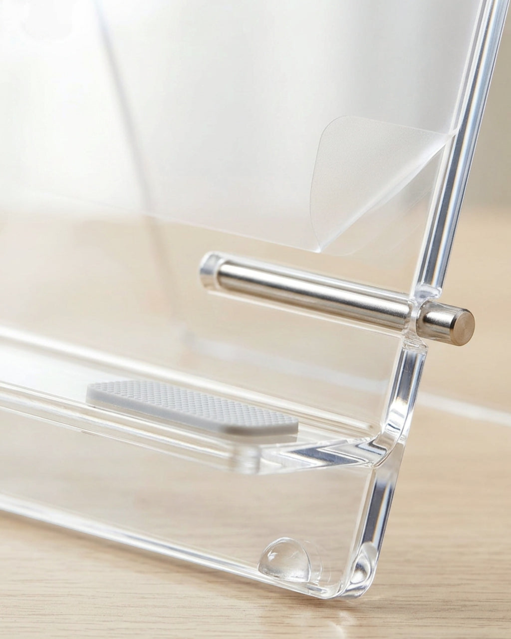 Mbnrc Clear Acrylic Dual-Panel Easel Phone Stand 17 cm - Detail view